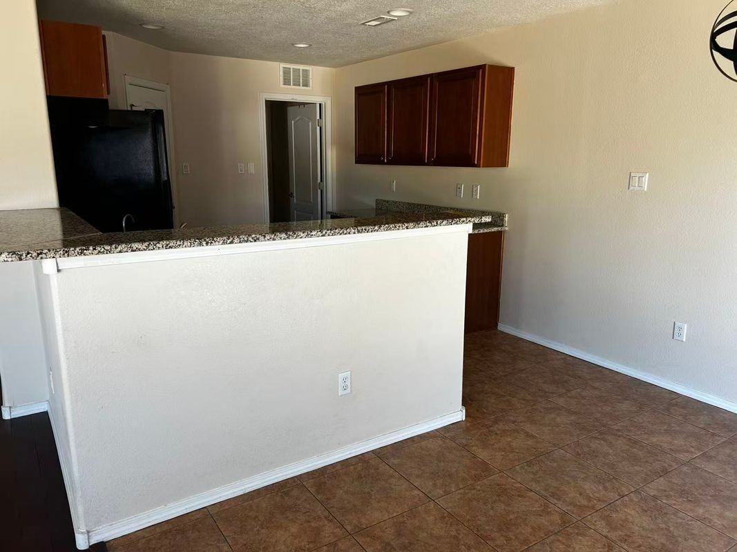 10916 Fort Point Ln Ne - Photo 6 of 27