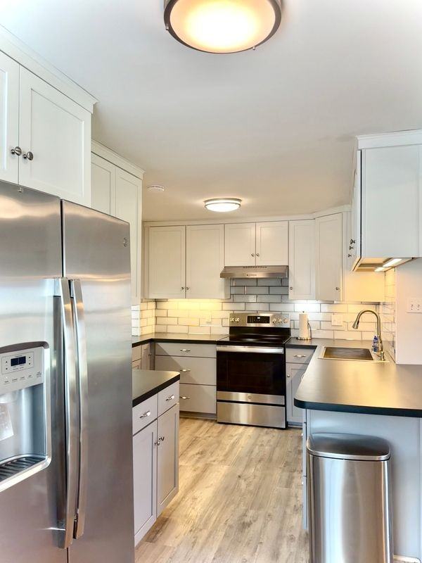 1104 Glenwood Ave - Photo 2 of 8