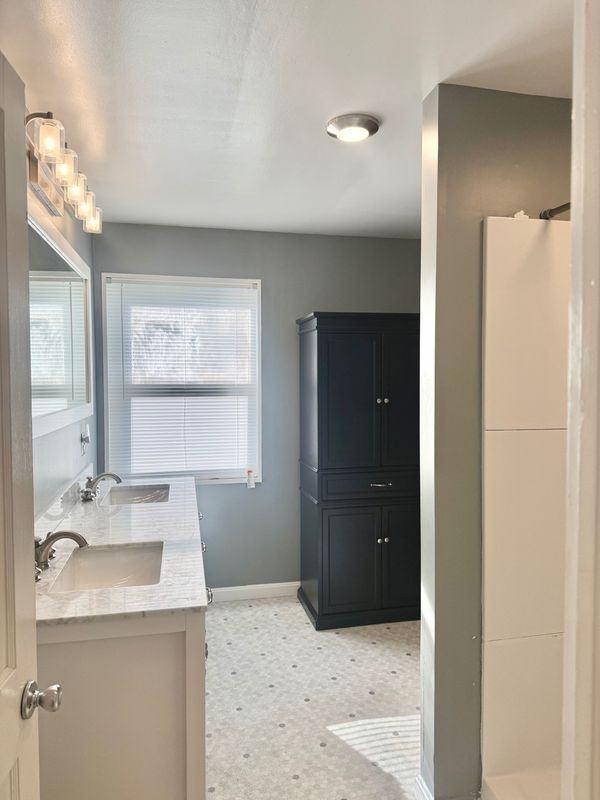 1104 Glenwood Ave - Photo 4 of 8