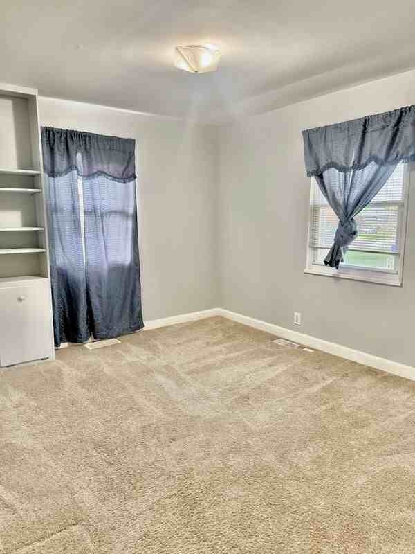 1104 Glenwood Ave - Photo 6 of 8