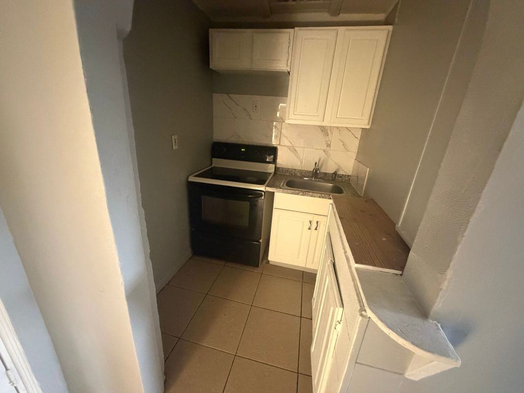 1324 44th St ##B - Photo 5 of 5