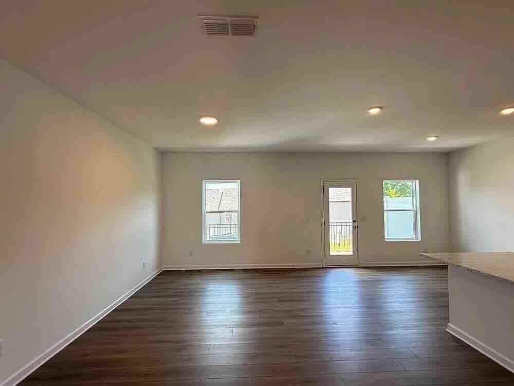 6761 Armonia Dr - Photo 5 of 17