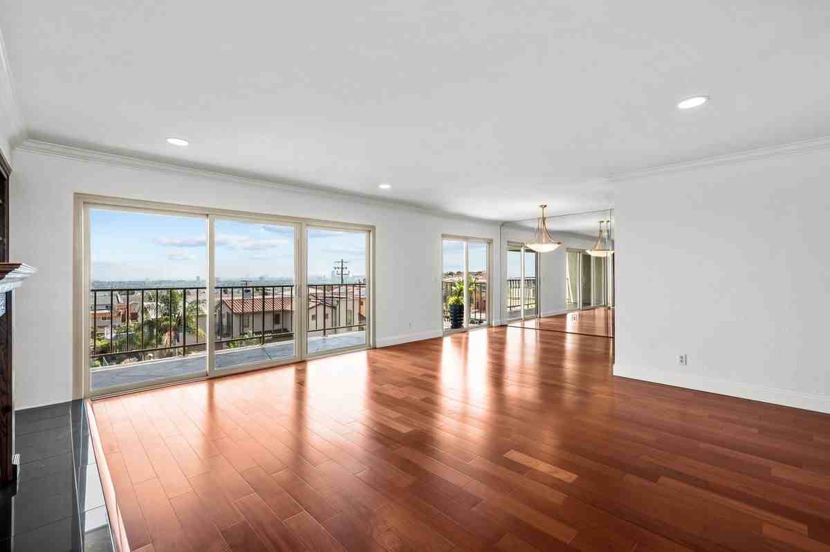 2700 E Panorama Dr ##304 - Photo 4 of 29
