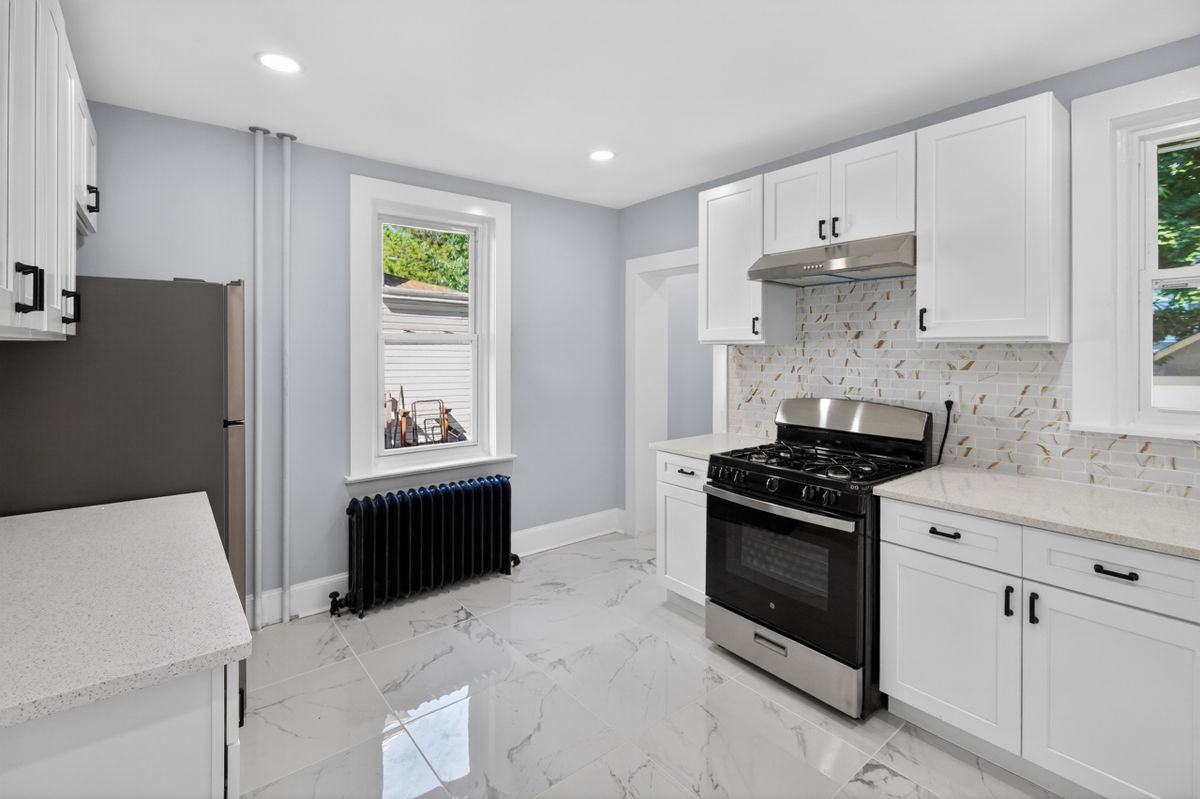 344 Gardner Ave - Photo 7 of 16