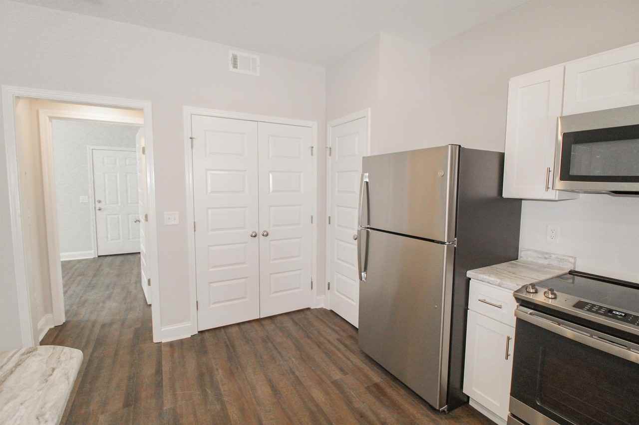 130 Briarwood Rd #116 - Photo 5 of 12