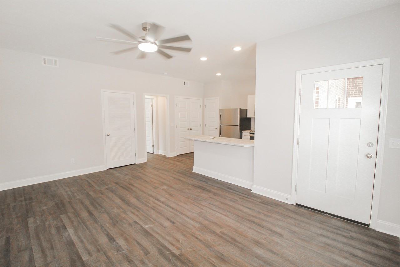 130 Briarwood Rd #116 - Photo 7 of 12