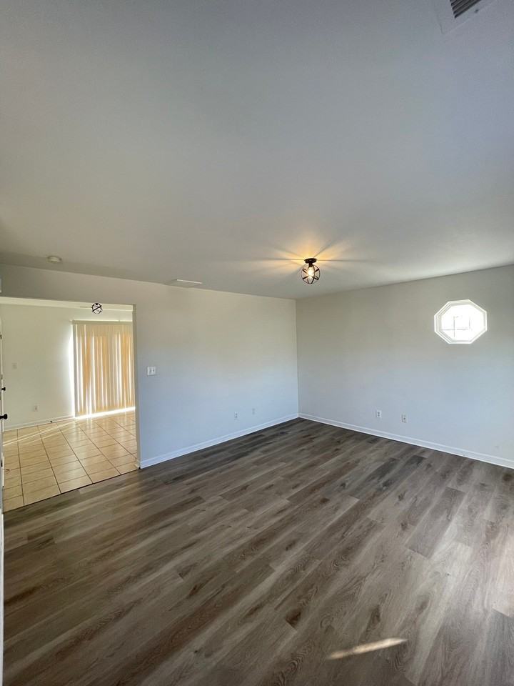 610 Piper Ct #A - Photo 3 of 8