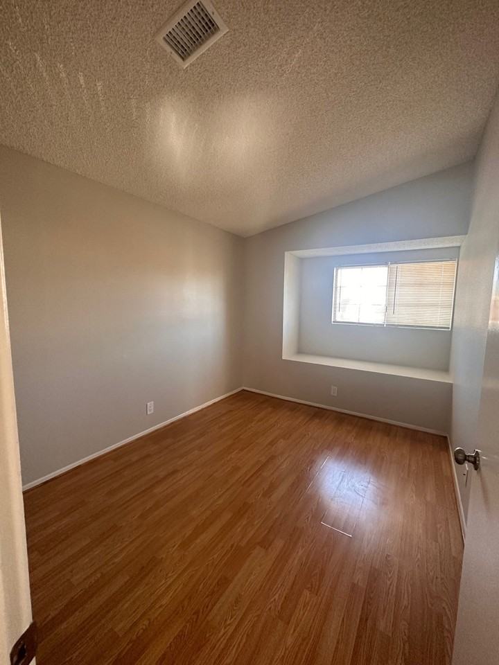 11929 Sugar Creek Ct - Photo 5 of 24