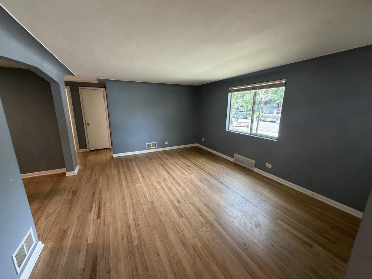 5385 S Crocker St - Photo 5 of 15