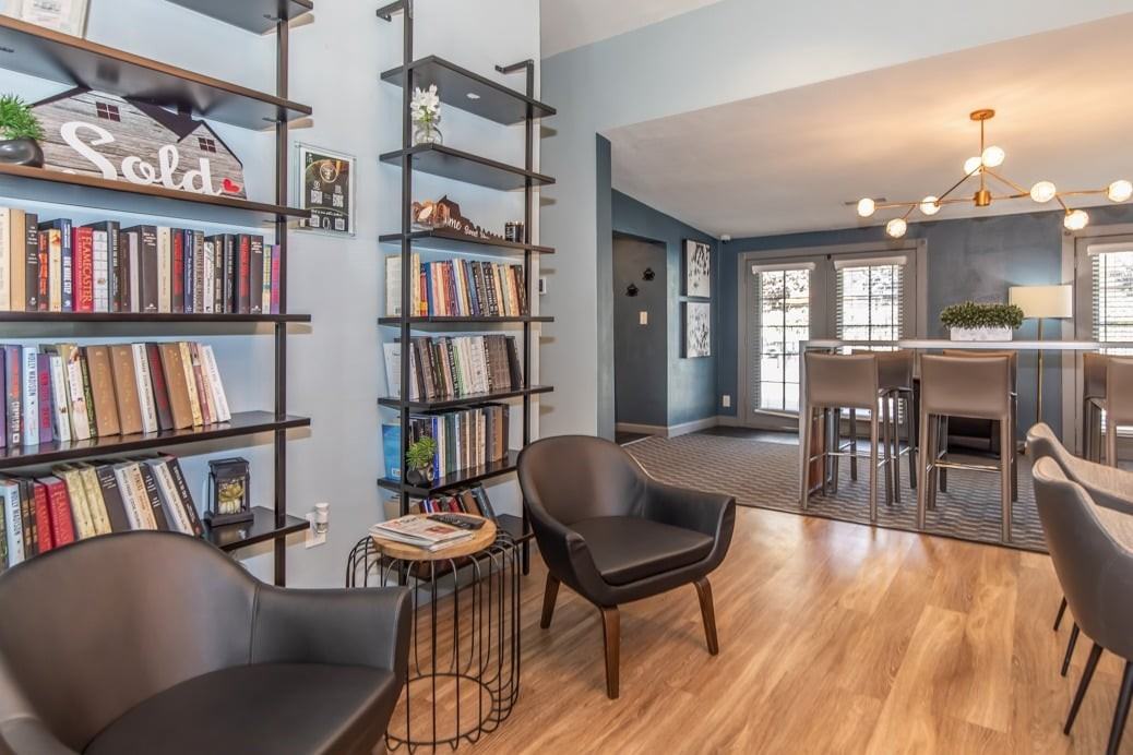Oak View Apartments - Photo 3 of 15