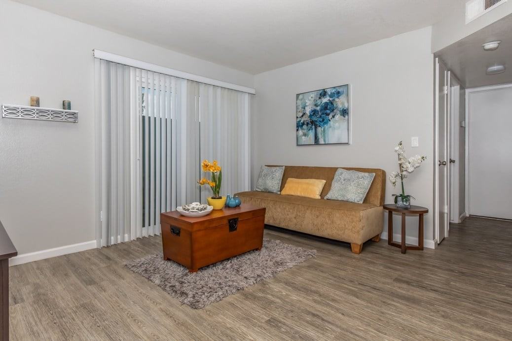 Oak View Apartments - Photo 6 of 15