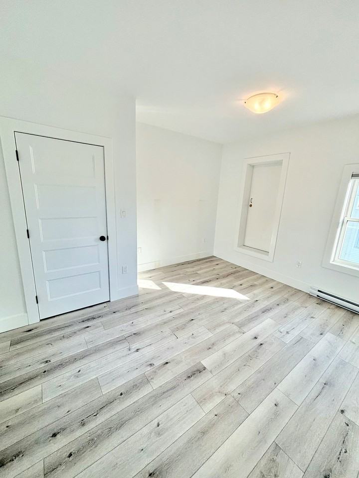 217 Saint John St #221 - Photo 4 of 9