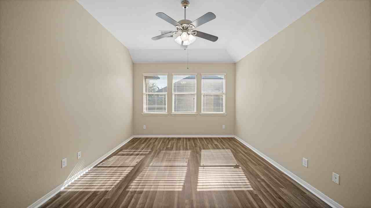 8602 Austin Thomas Dr - Photo 2 of 27