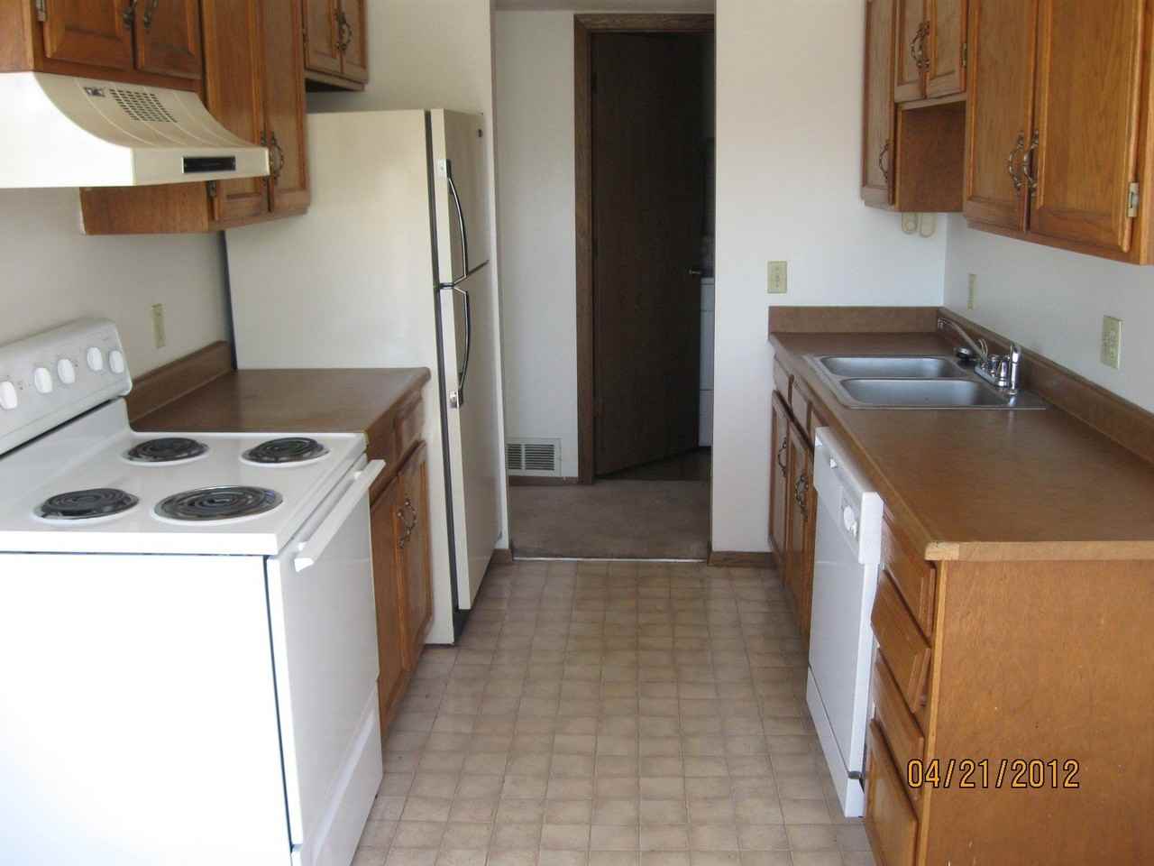17600 E Loyola Dr - Photo 4 of 10