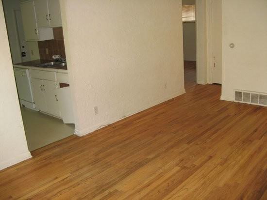 2233 W Parkhill Ave - Photo 4 of 24