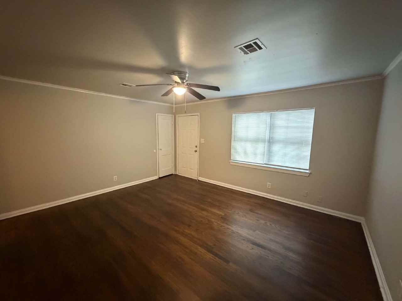 111 N Richmond Ave - Photo 3 of 11