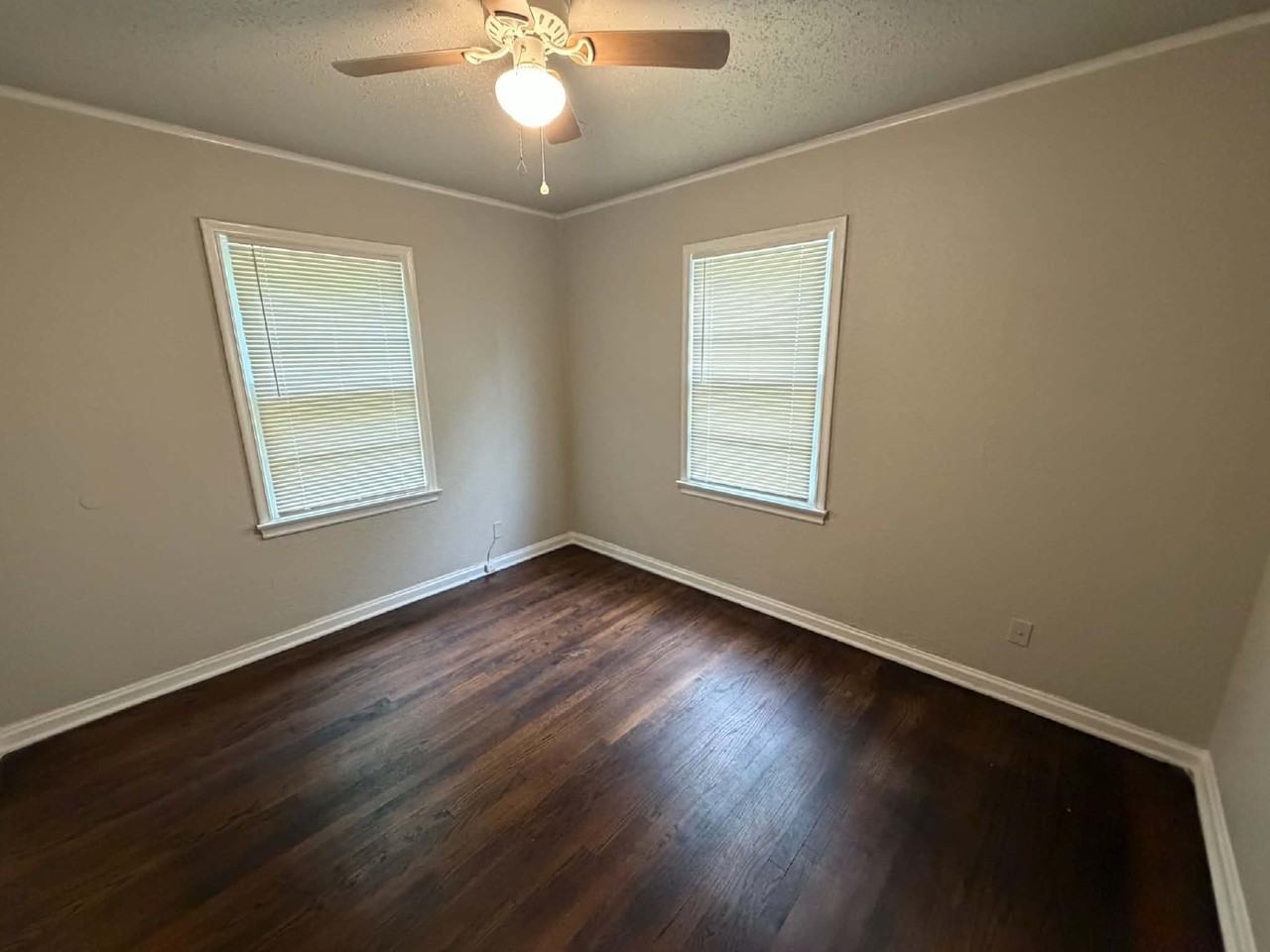 111 N Richmond Ave - Photo 6 of 11