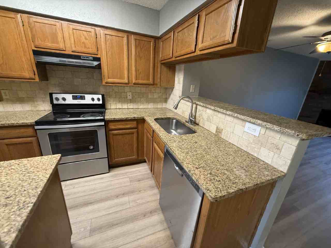 701 Lee St #2A - Photo 5 of 22