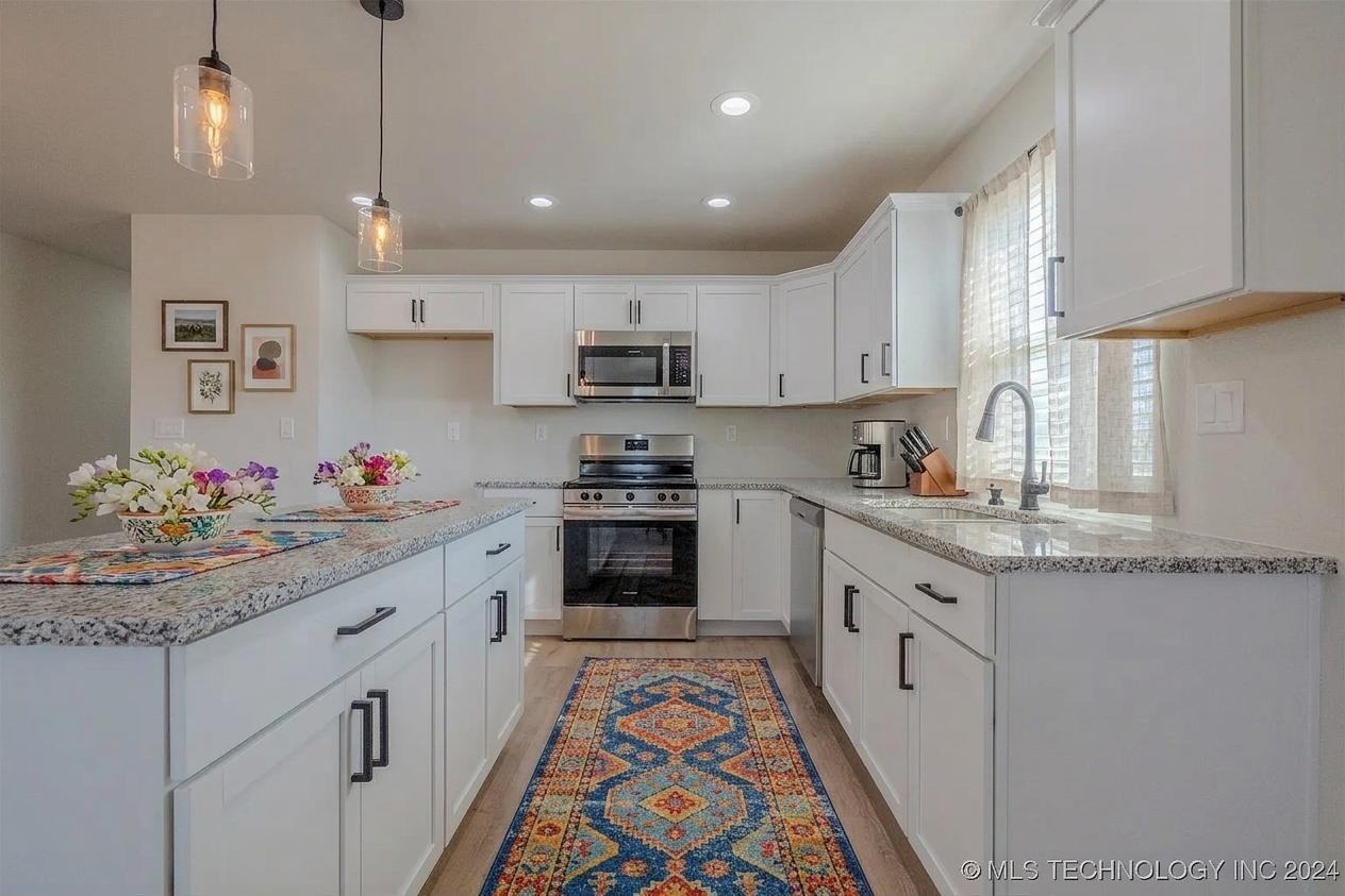 4119 W 57th St #B - Photo 7 of 34