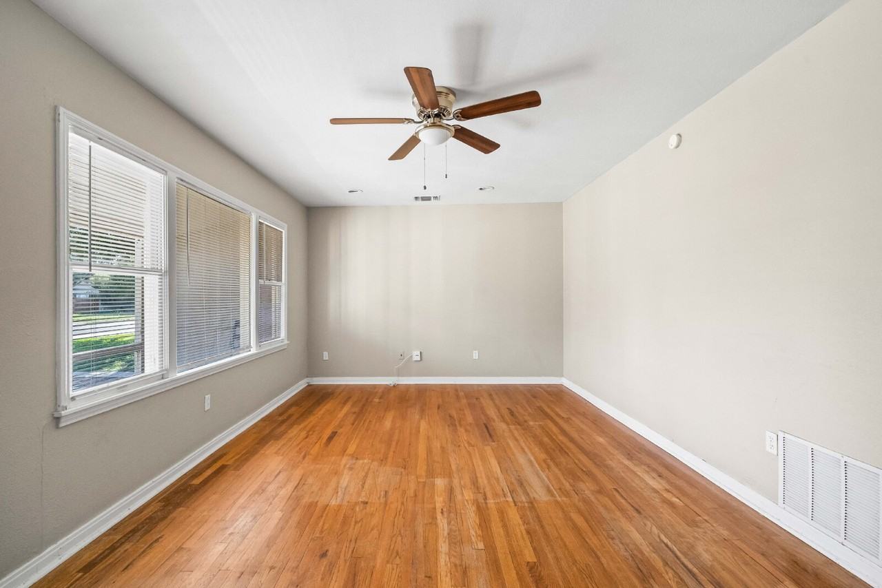 2514 36th St - Photo 3 of 20