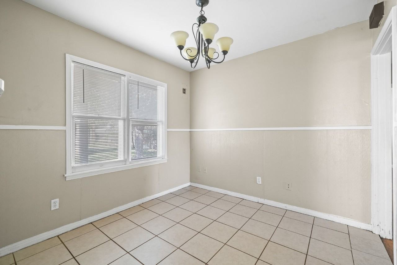 2514 36th St - Photo 5 of 20