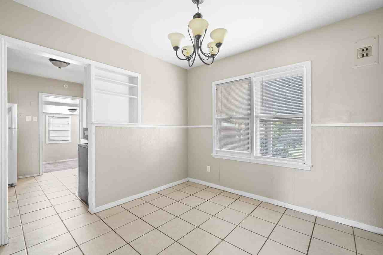 2514 36th St - Photo 6 of 20