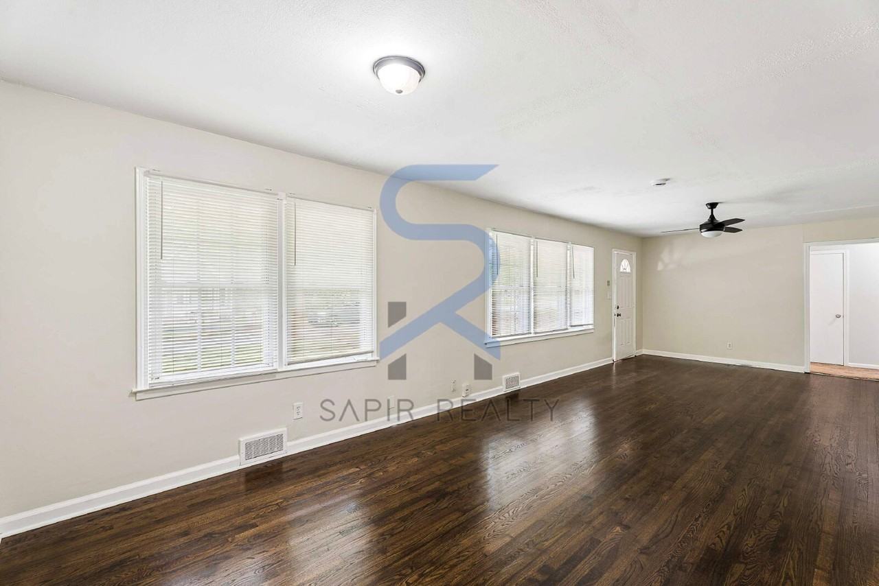 2620 Wiggins St - Photo 2 of 16