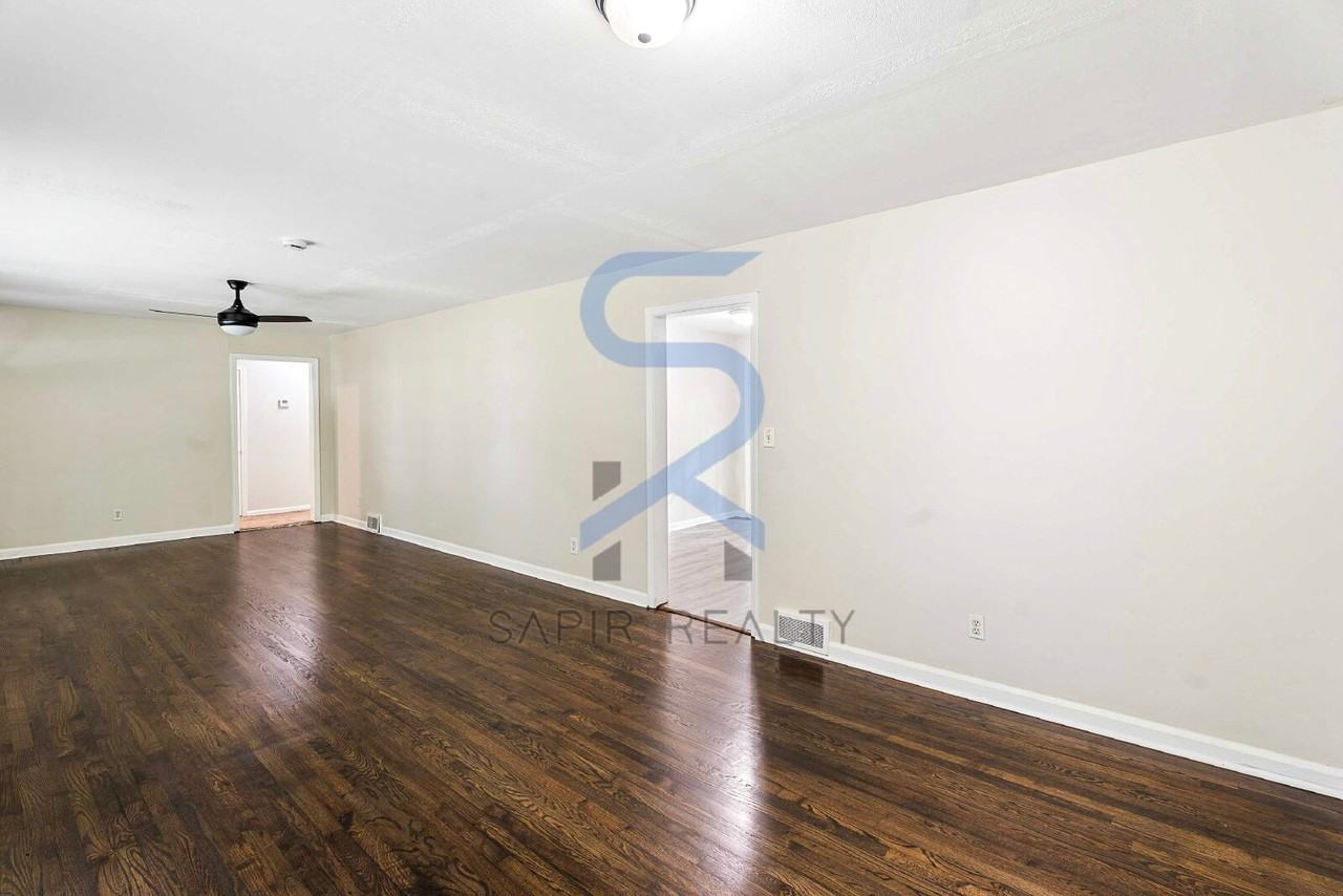 2620 Wiggins St - Photo 4 of 16