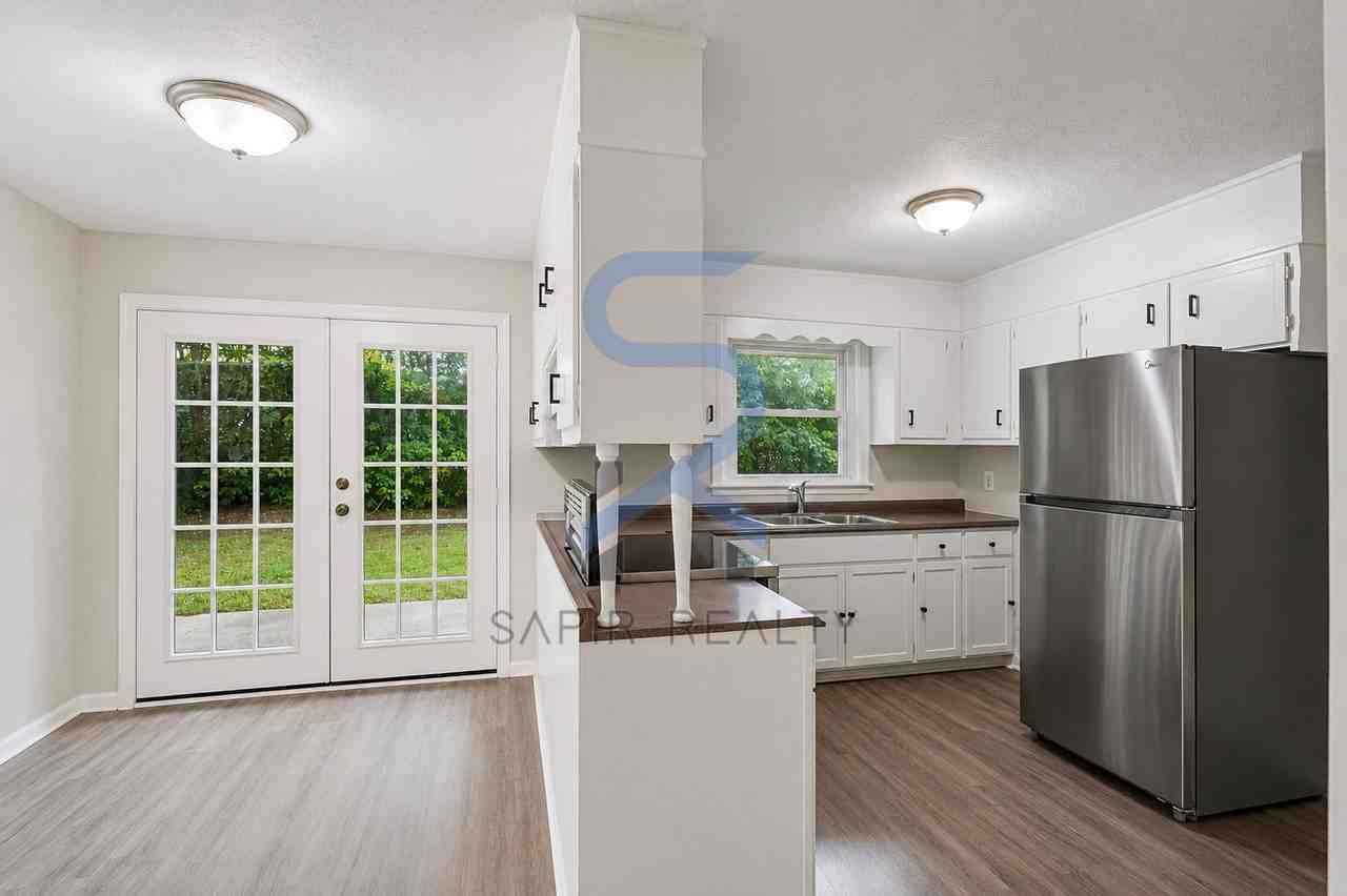 2620 Wiggins St - Photo 5 of 16
