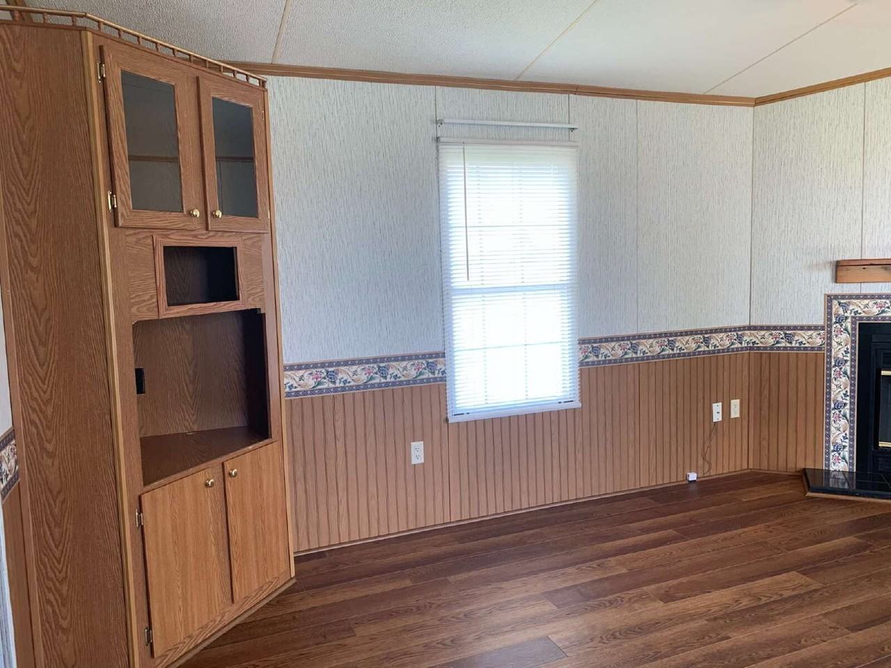 1286 Country Club Rd - Photo 6 of 33