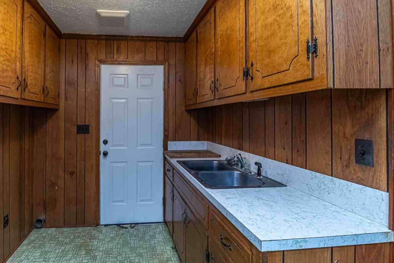 1296 Country Club Rd - Photo 4 of 25