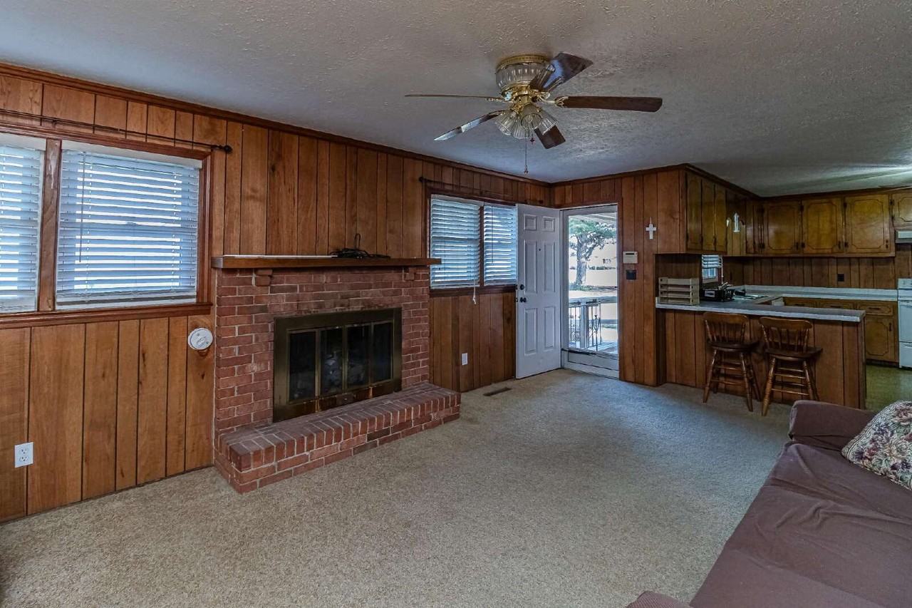 1296 Country Club Rd - Photo 7 of 25