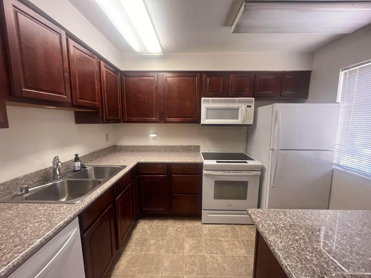 4972 River Glen Dr - Photo 3 of 12