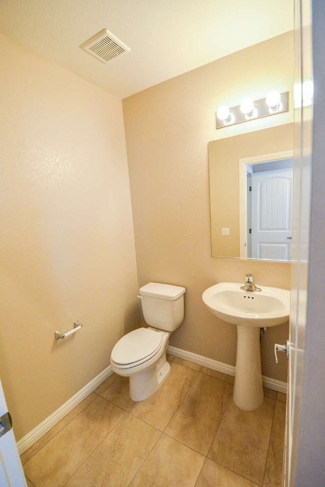 9422 Sand Tiger Ave - Photo 5 of 27