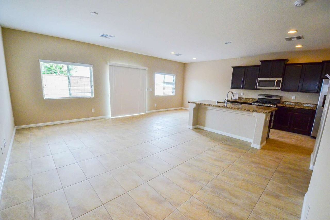 9422 Sand Tiger Ave - Photo 6 of 27