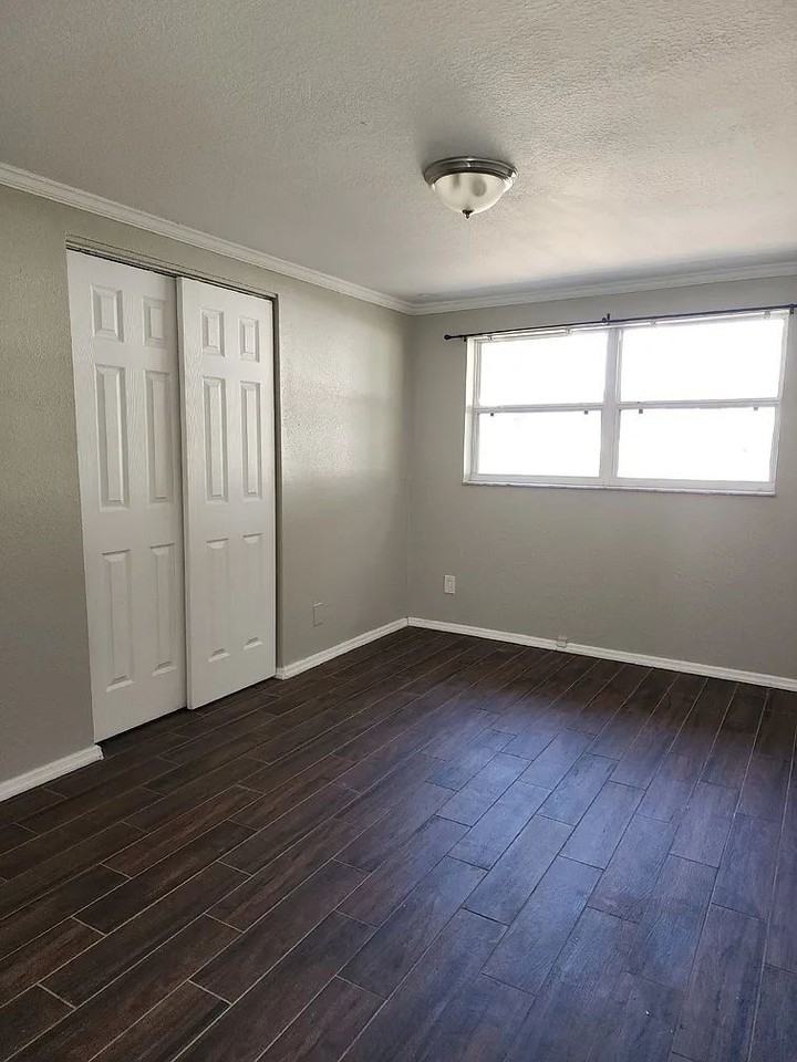 1414 Coppertree Dr - Photo 6 of 12