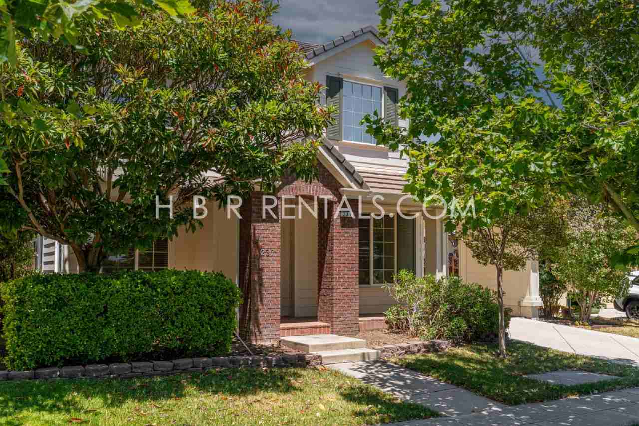 237 E Legacy Dr - Photo 2 of 40