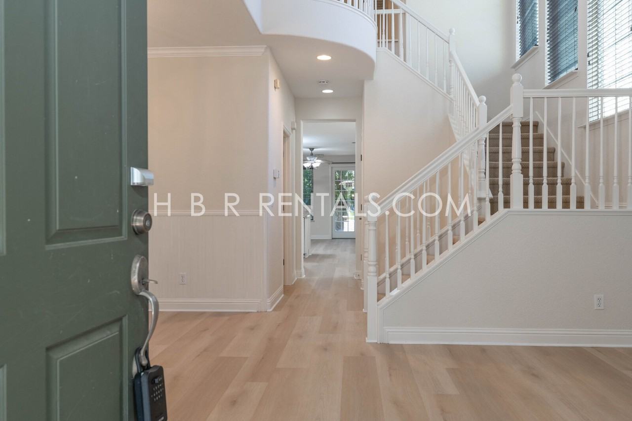 237 E Legacy Dr - Photo 5 of 40