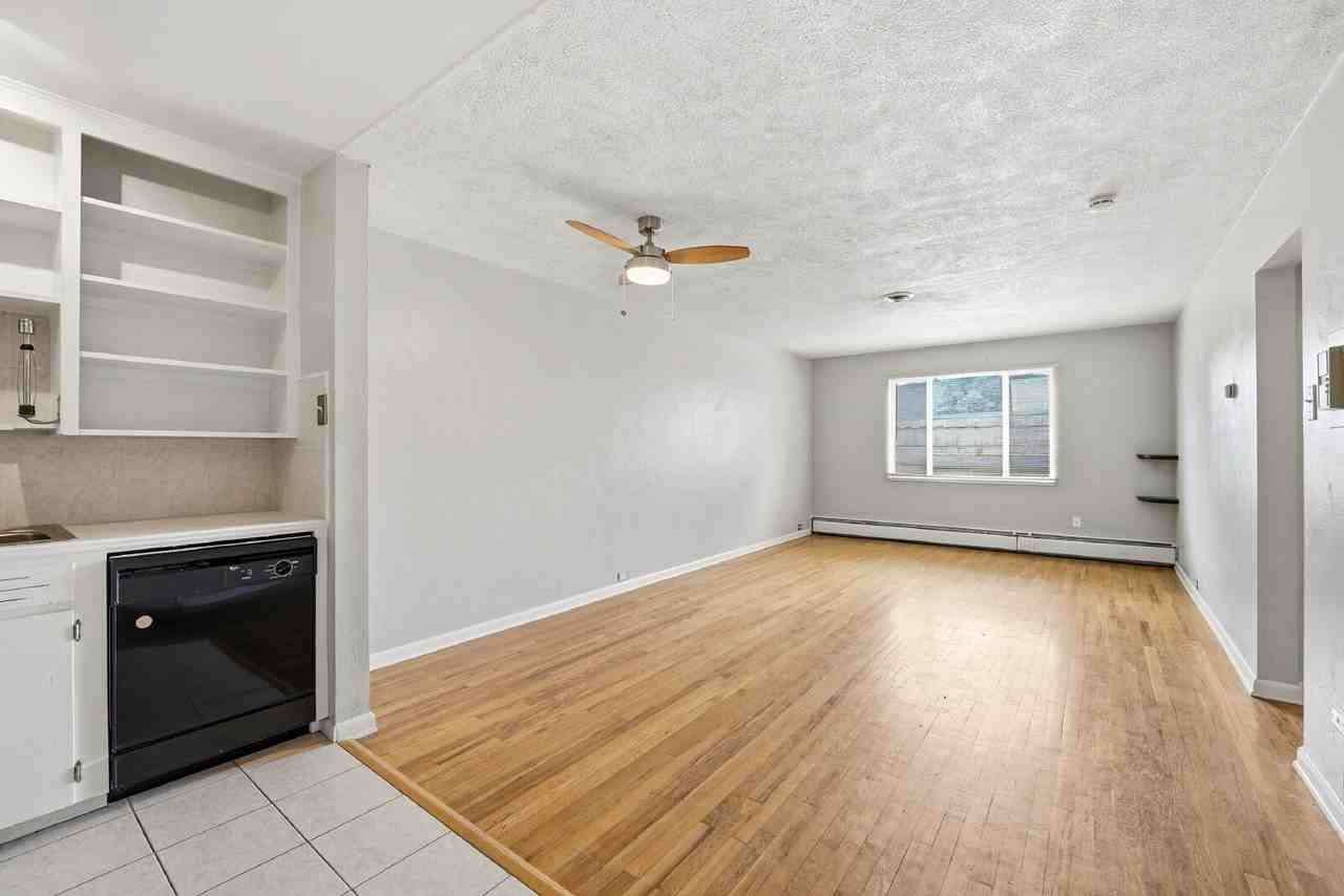155 Jackson St #10 - Photo 3 of 23