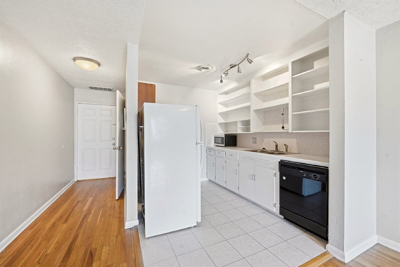 155 Jackson St #10 - Photo 7 of 23