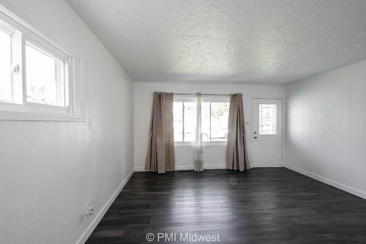 4627 Karen Dr - Photo 5 of 24