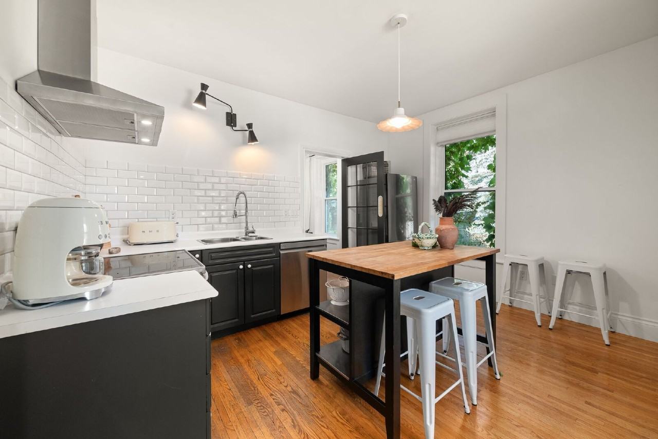 15 Jane St - Photo 6 of 50