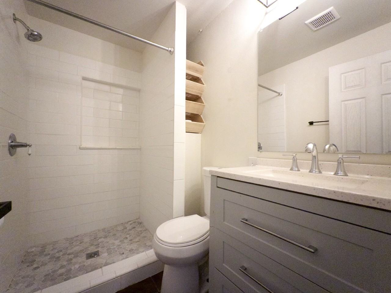 234 Hudson Ave - Photo 4 of 16