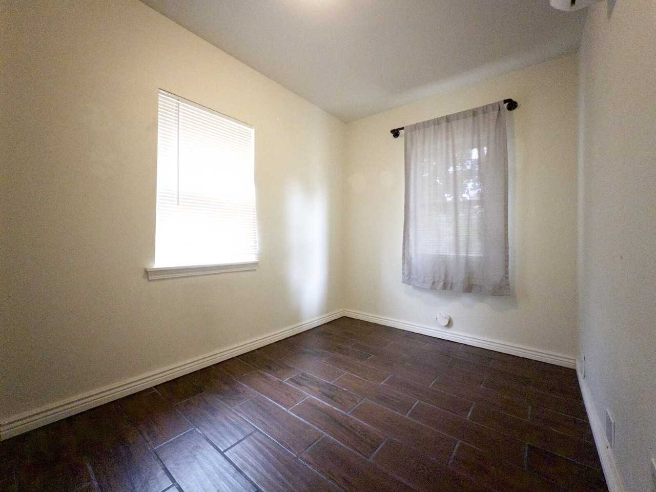 234 Hudson Ave - Photo 5 of 16