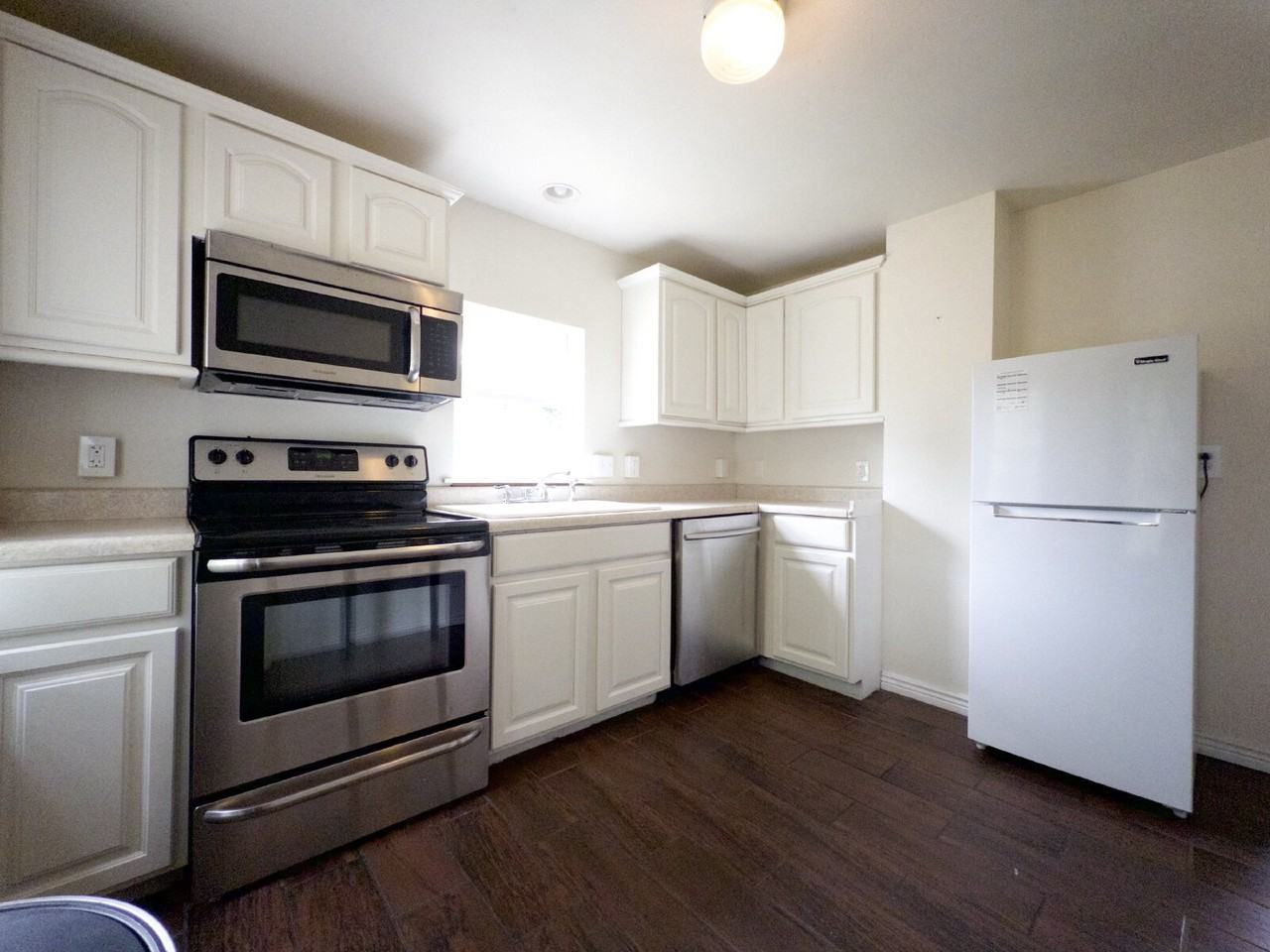 234 Hudson Ave - Photo 7 of 16