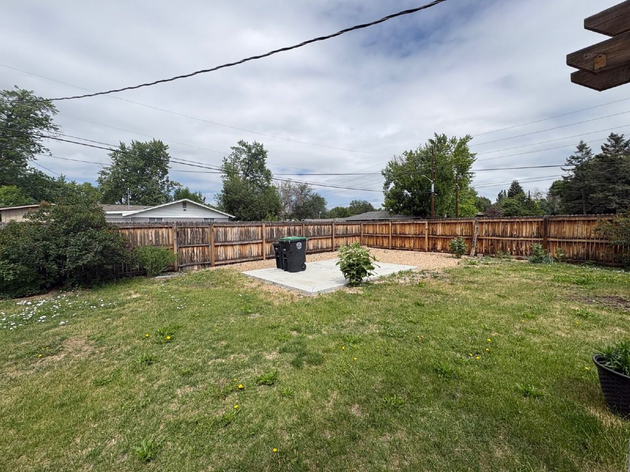 1851 Collyer St - Photo 3 of 24