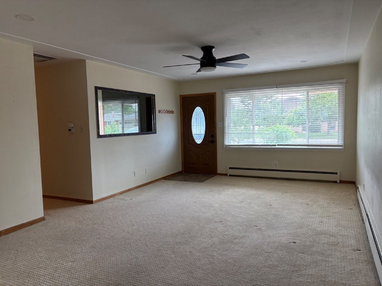 1851 Collyer St - Photo 6 of 24