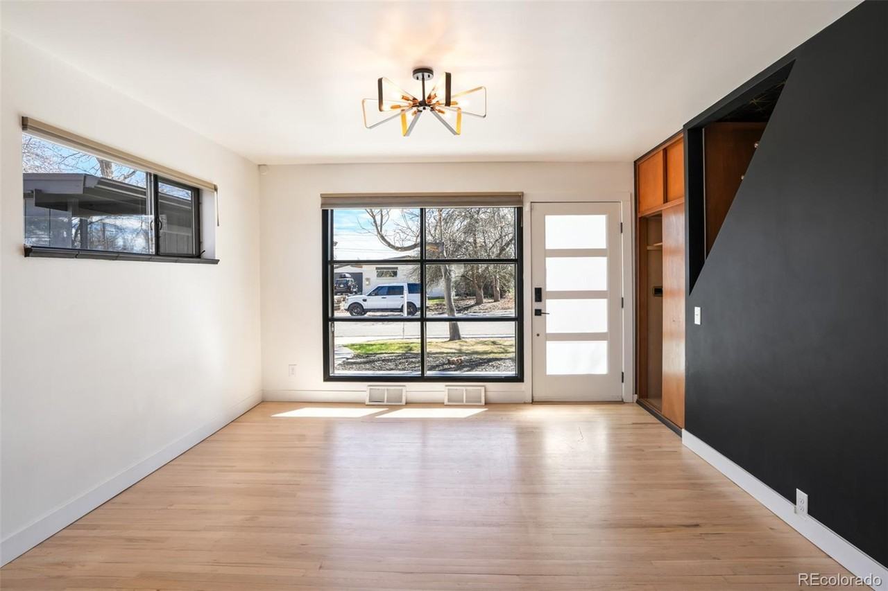9309 Highland Pl - Photo 3 of 31