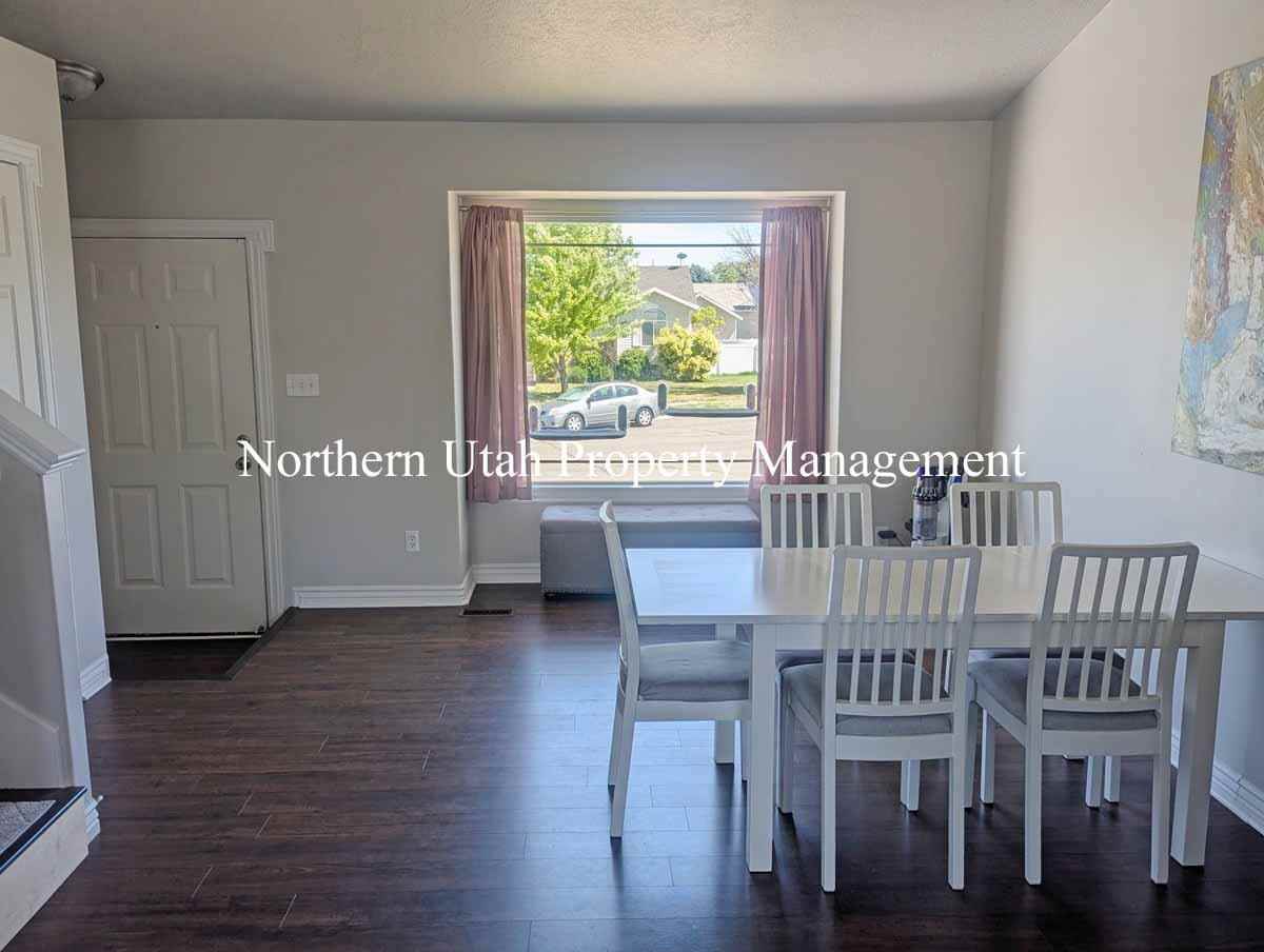 1287 W 2000 N - Photo 6 of 18