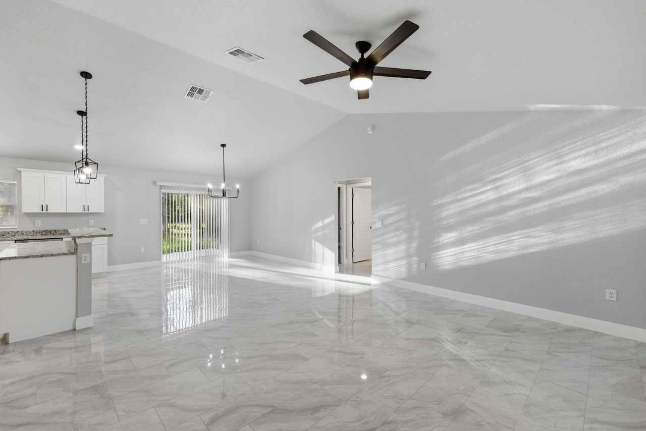 6419 Nw 57th Ave - Photo 3 of 25